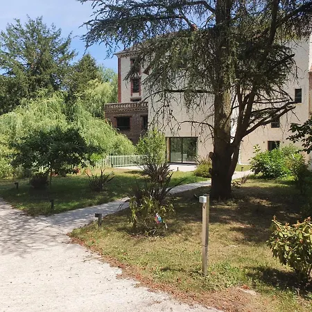 Moulin Renove Avec Piscine Interieure Et Squash וילה